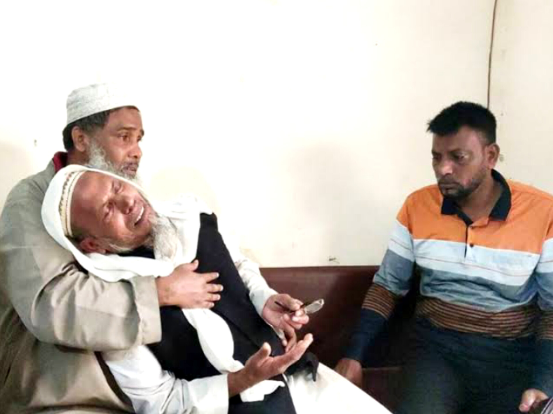 ভূঞাপুরে কুকুরের আক্রমণে নারী ও শিশুসহ  আহত ১৬
