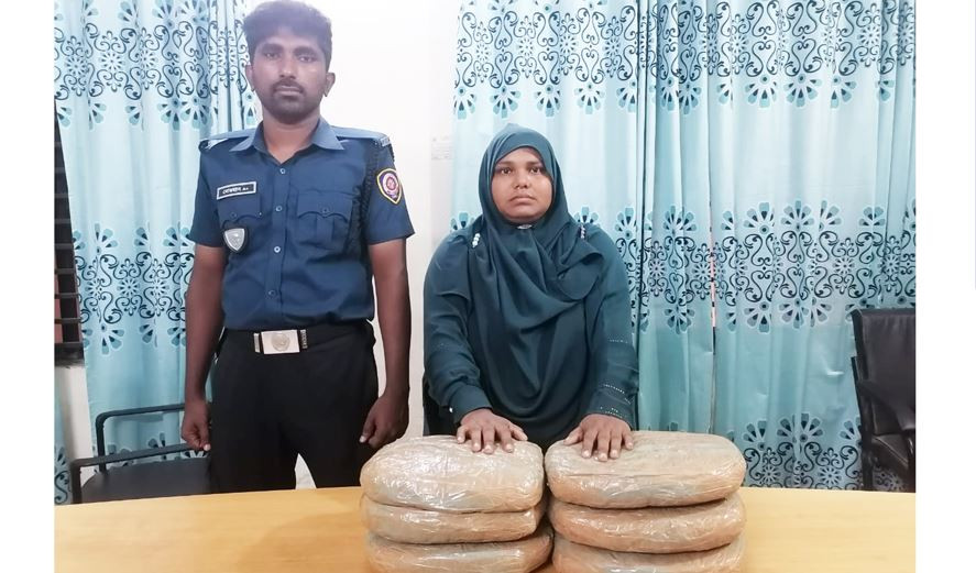 কুমিল্লায় ৭ কেজি গাঁজাসহ নারী আটক