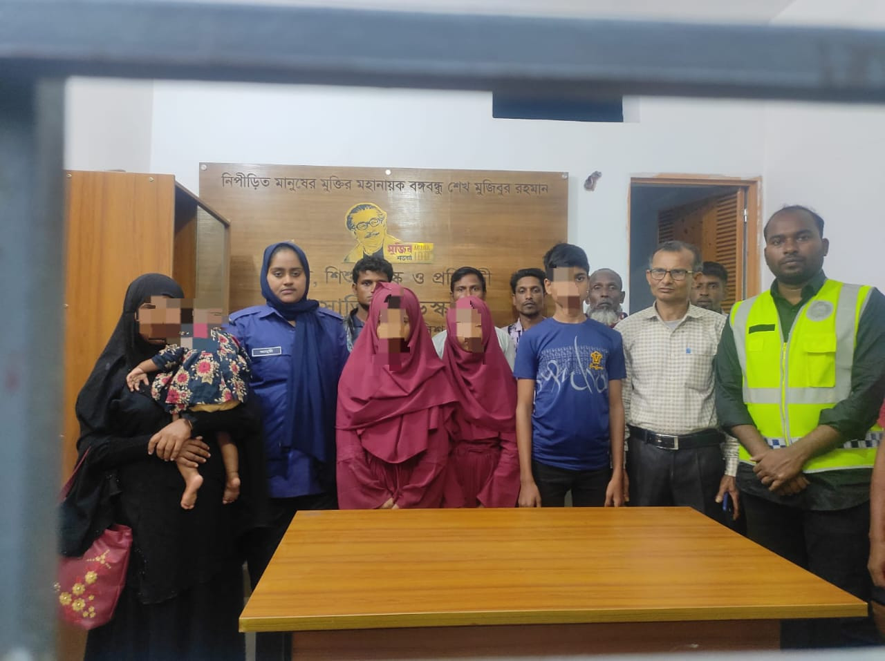 টাকা চুরি করে পালিয়ে  কুড়িগ্রামের পঞ্চম শ্রেণীর তিন শিক্ষার্থী কক্সবাজারে, উদ্ধার করলো পুলিশ