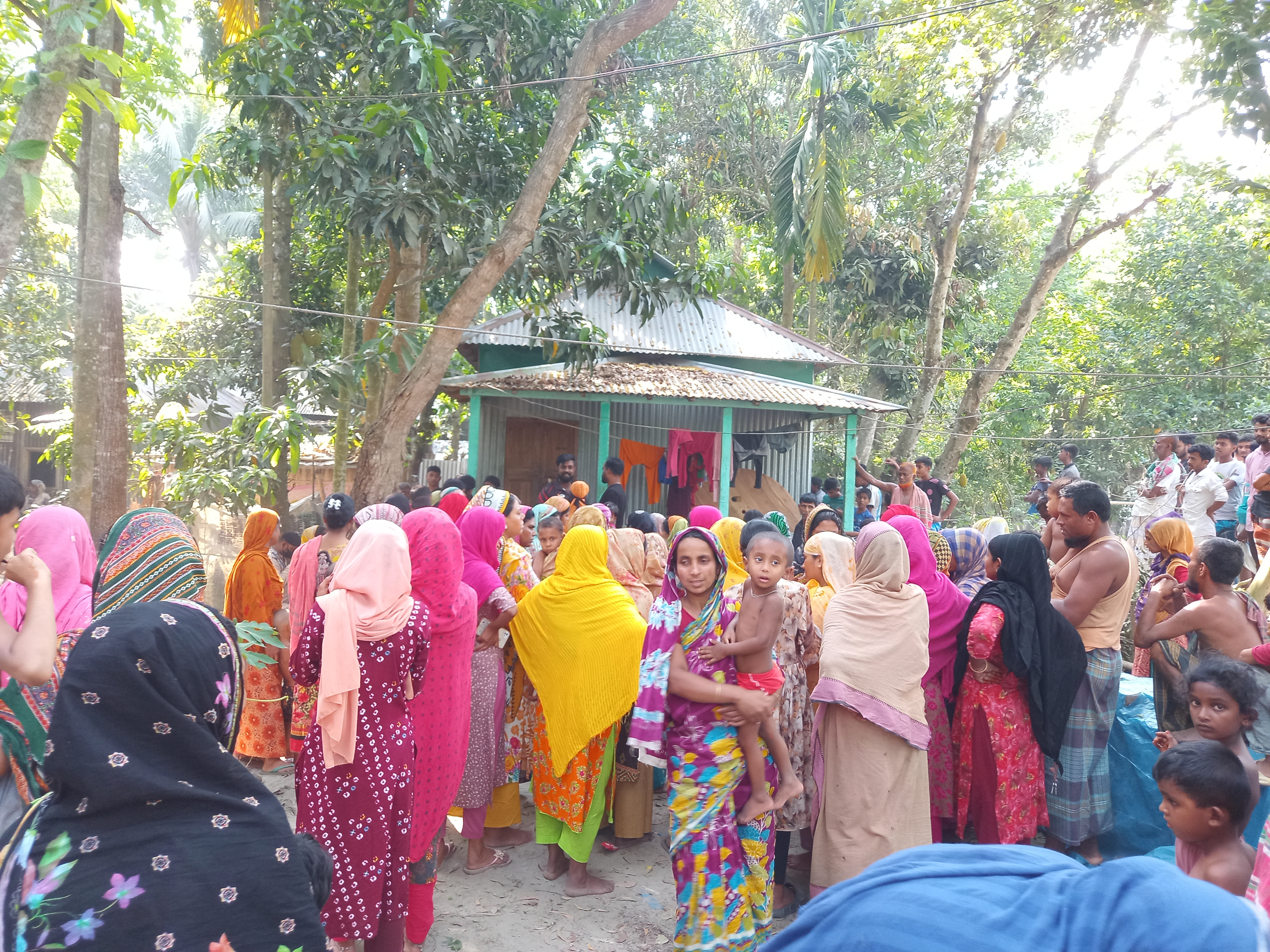 ঘুমন্ত স্বামীর পুরুষাঙ্গ ক-র্ত-ন, স্ত্রী আটক